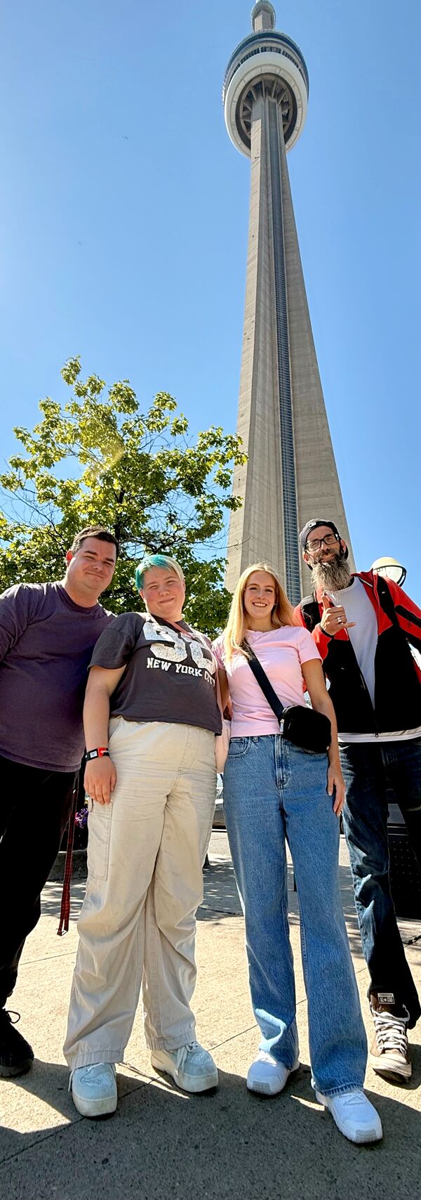 Photo Imagine staff and member in front of CN Tower